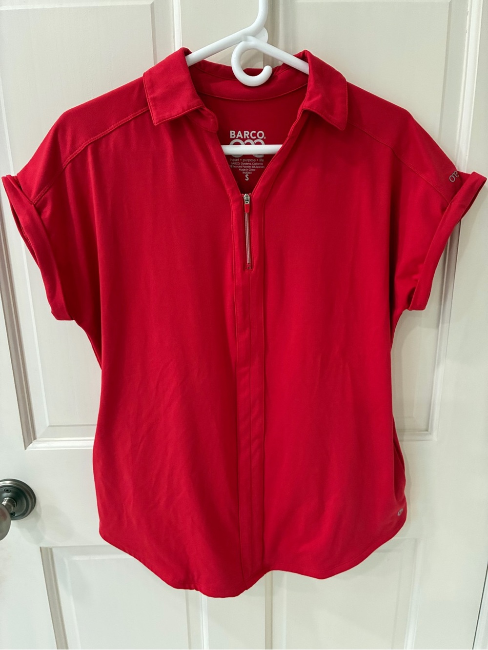 Barco One Red Short-Sleeve Zip-Front Women's Top